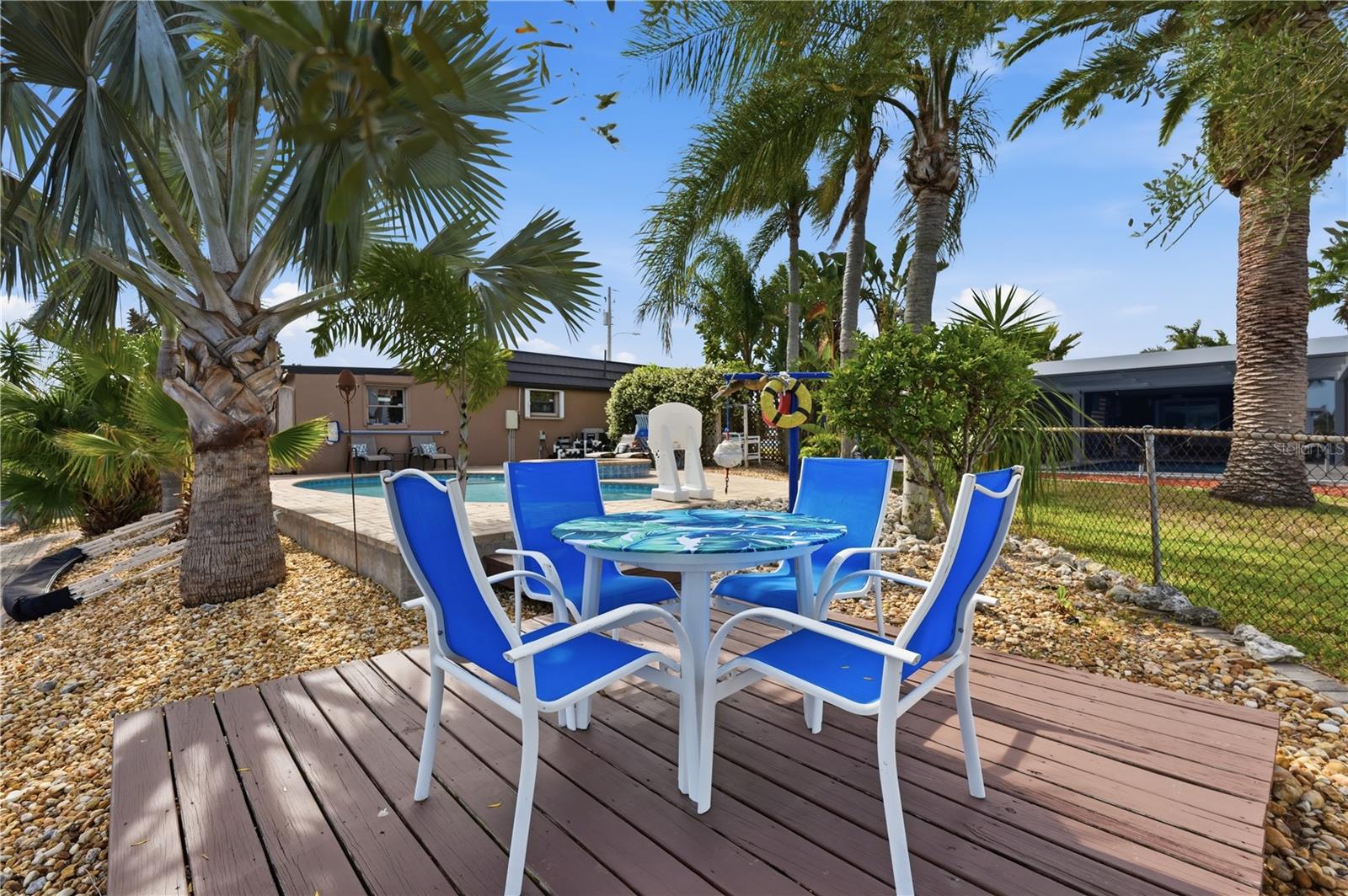 LEISURE BEACH - Residential