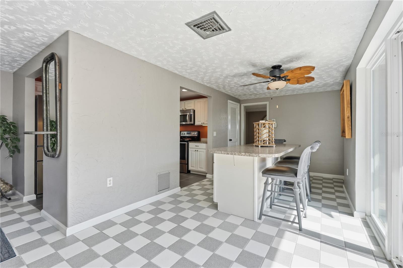 LEISURE BEACH - Residential