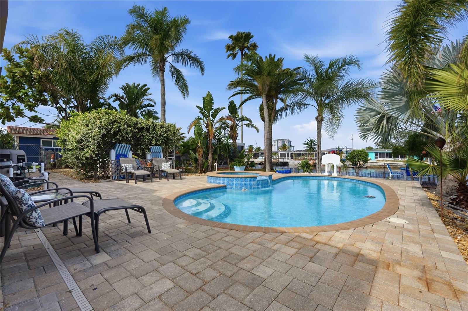 LEISURE BEACH - Residential