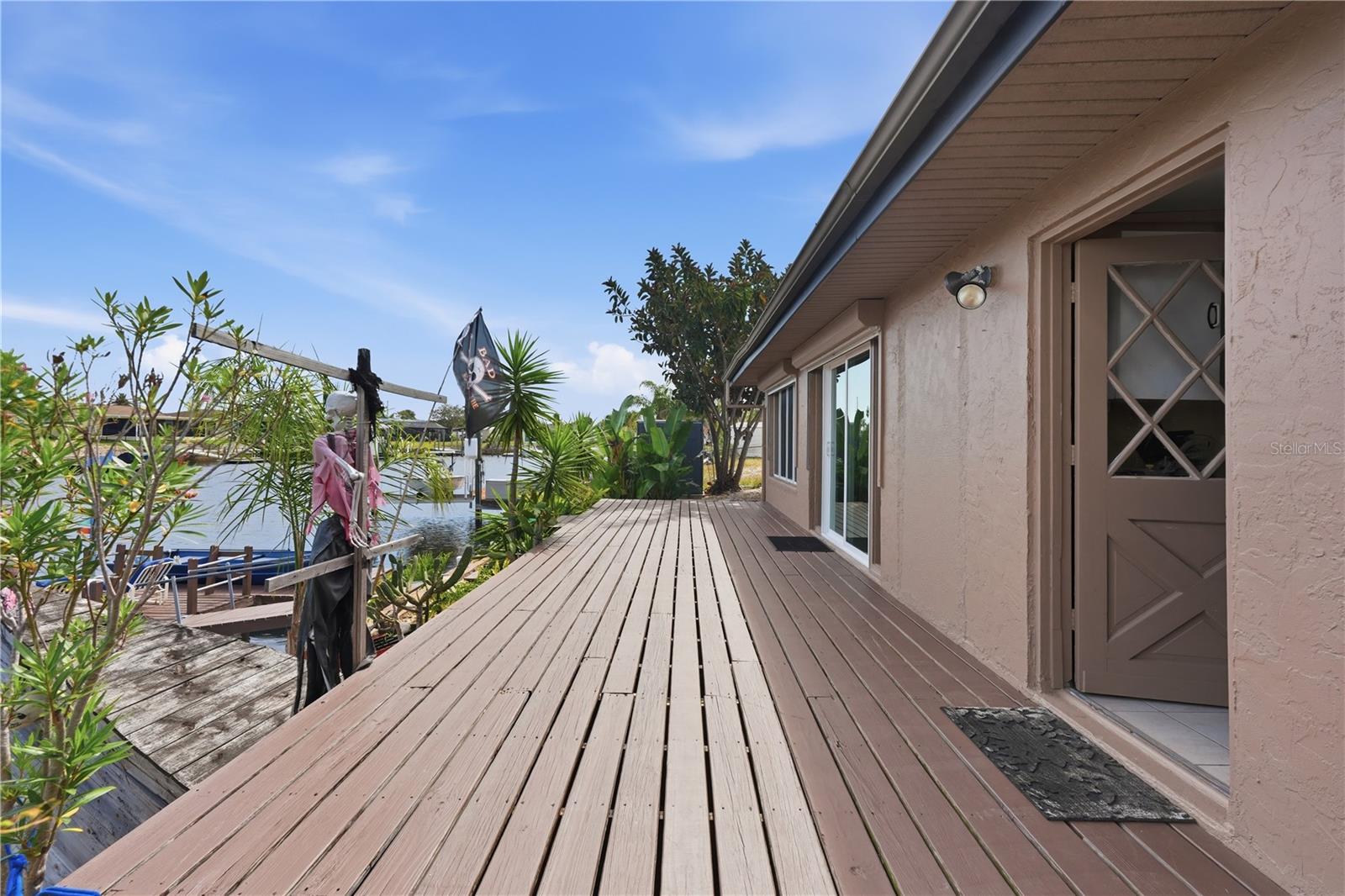 LEISURE BEACH - Residential