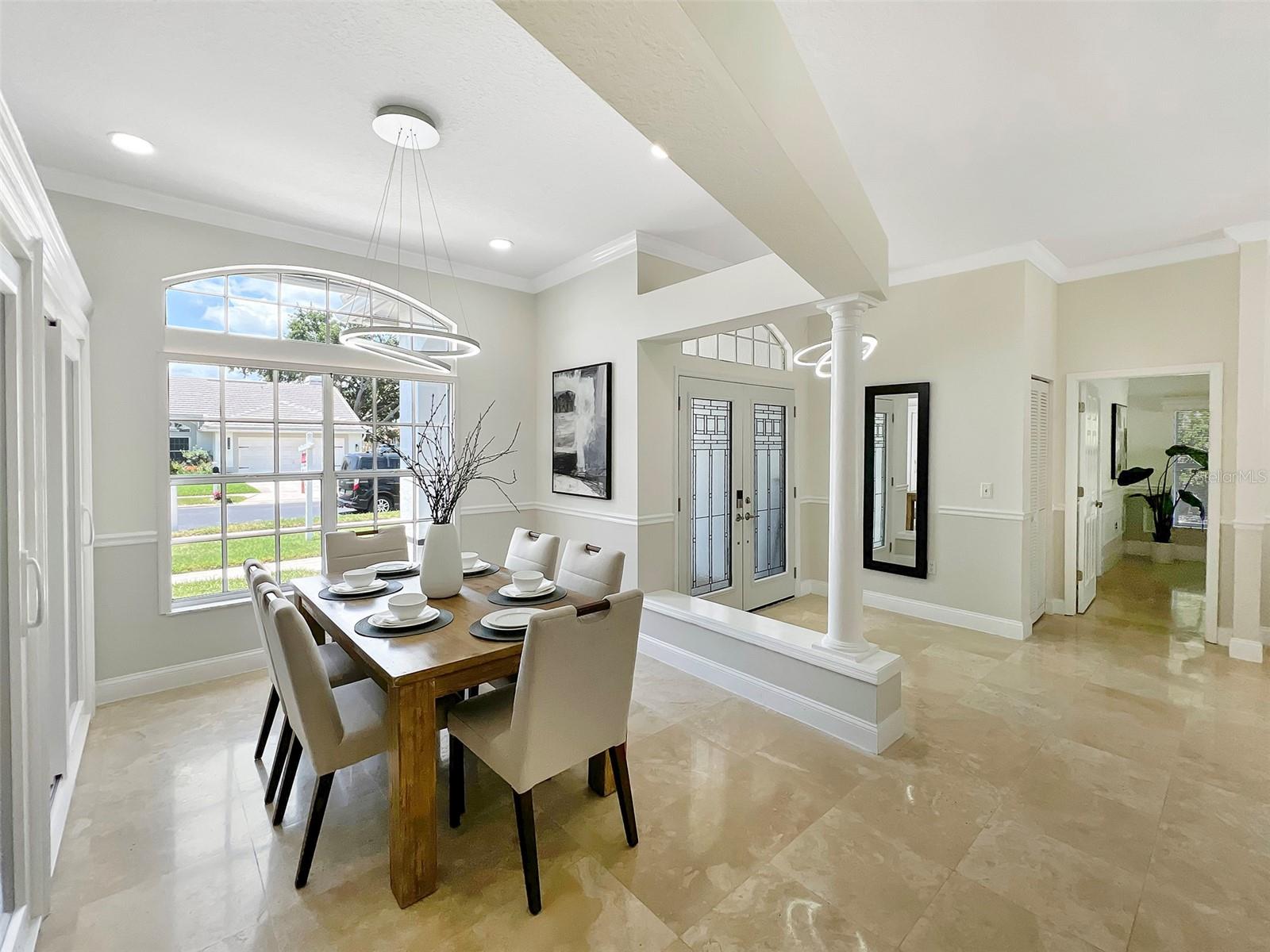 1123 HOUNDS RUN