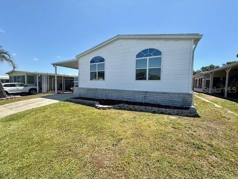 Photo of 814 Forest Lake Drive, Lakeland, FL 33809 (MLS # L4952328)