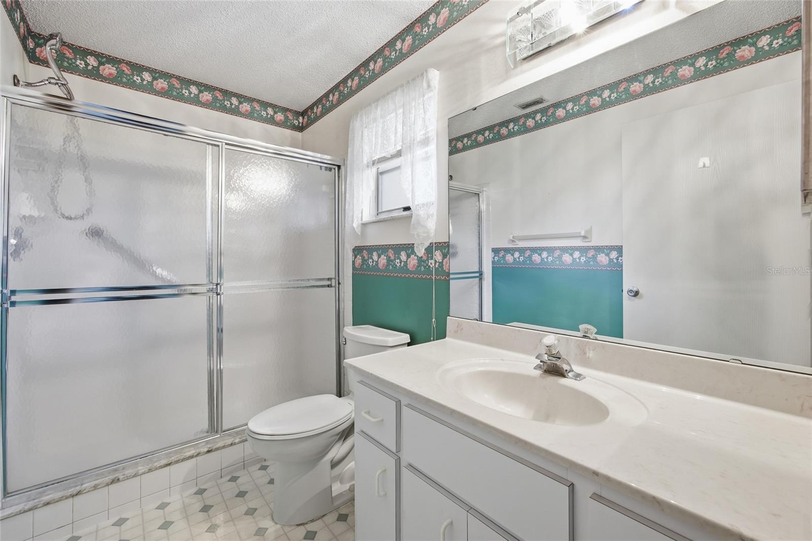 CIRCLE SQUARE WOODS - Residential