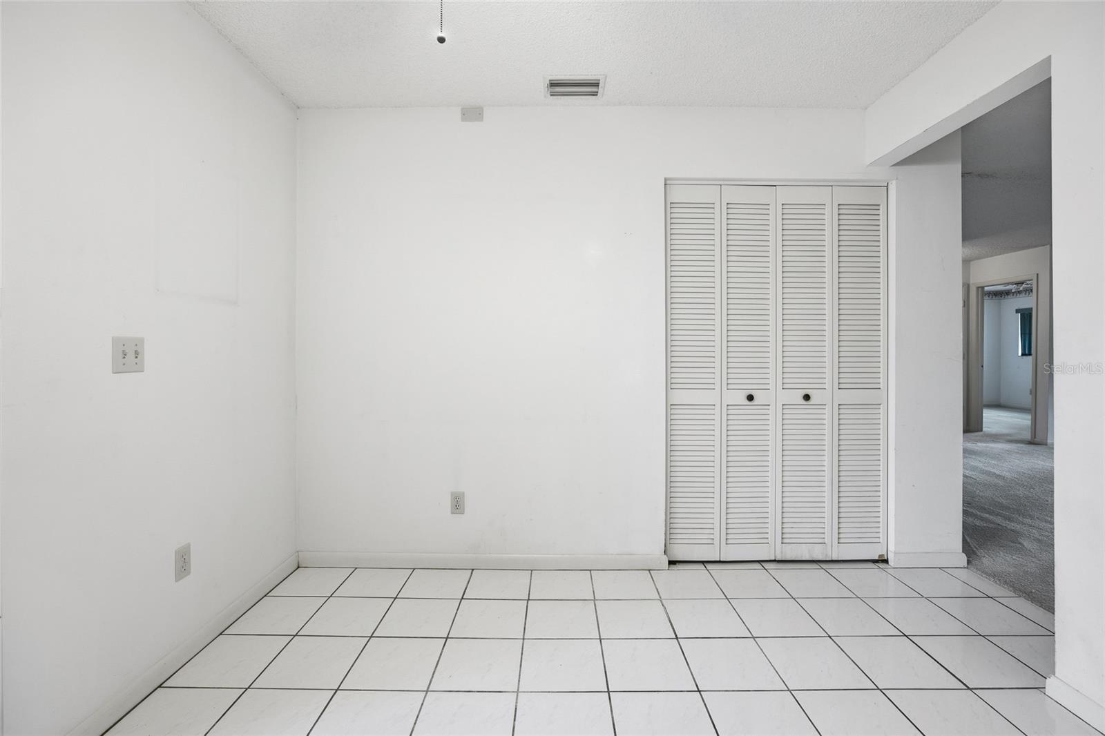 CIRCLE SQUARE WOODS - Residential