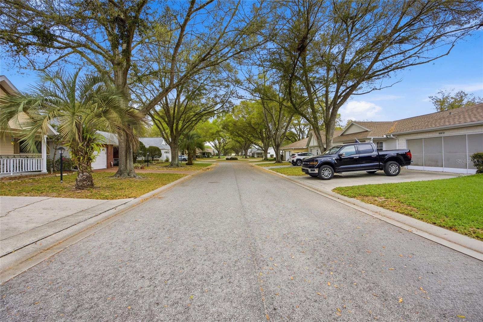 CIRCLE SQUARE WOODS - Residential