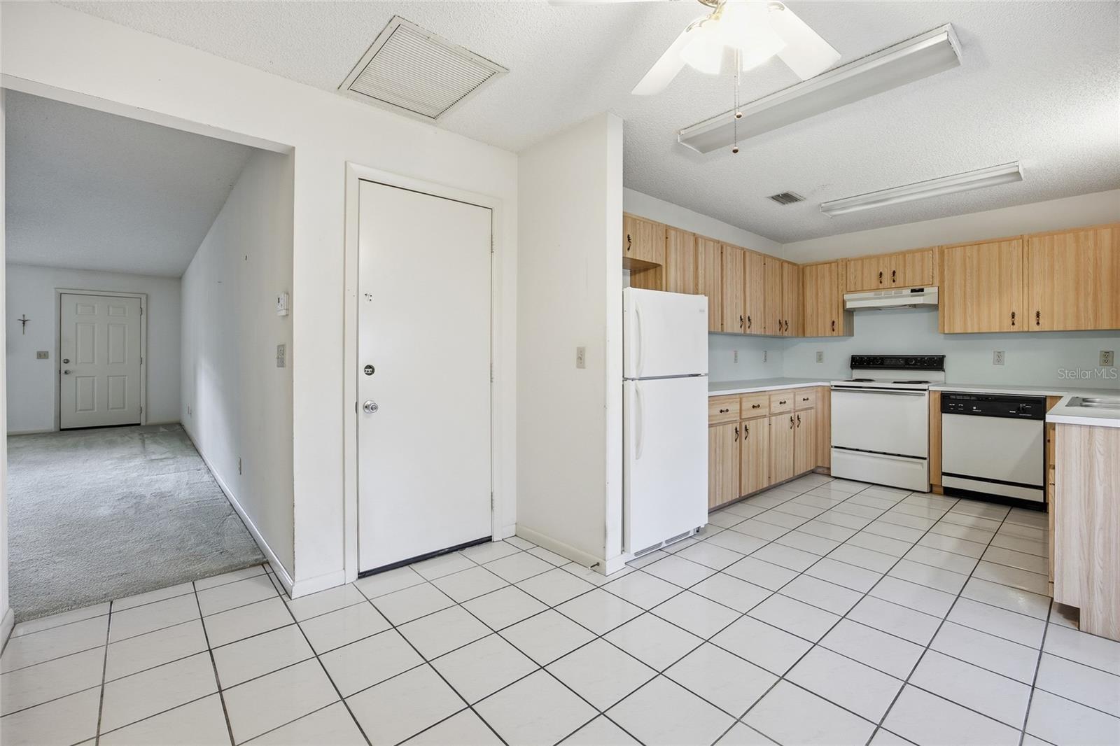 CIRCLE SQUARE WOODS - Residential