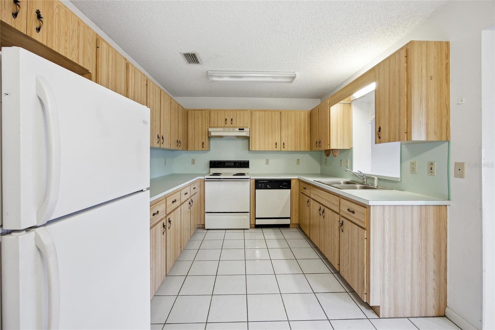 CIRCLE SQUARE WOODS - Residential