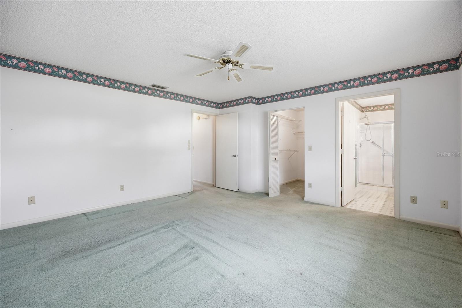 CIRCLE SQUARE WOODS - Residential