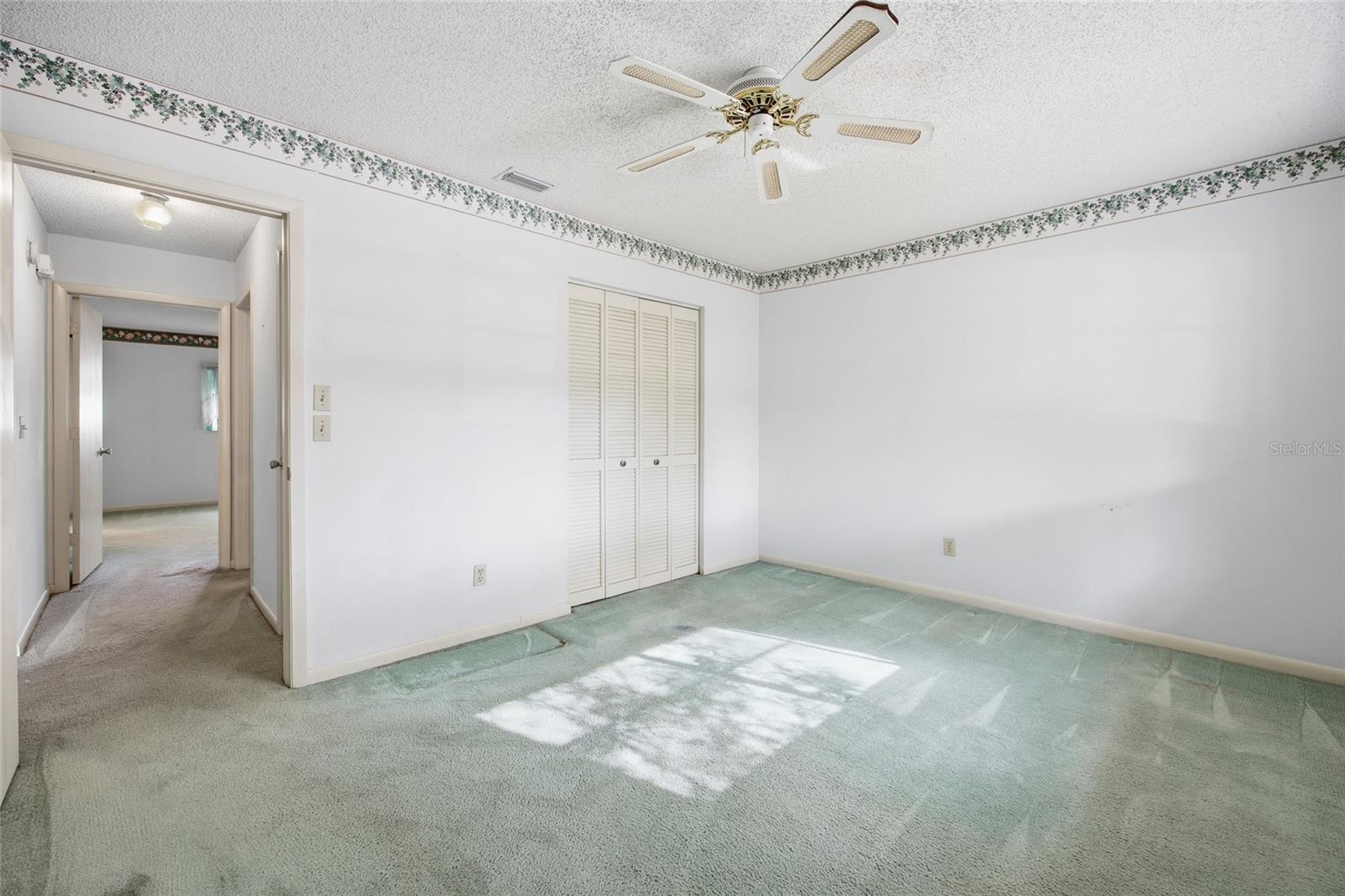 CIRCLE SQUARE WOODS - Residential