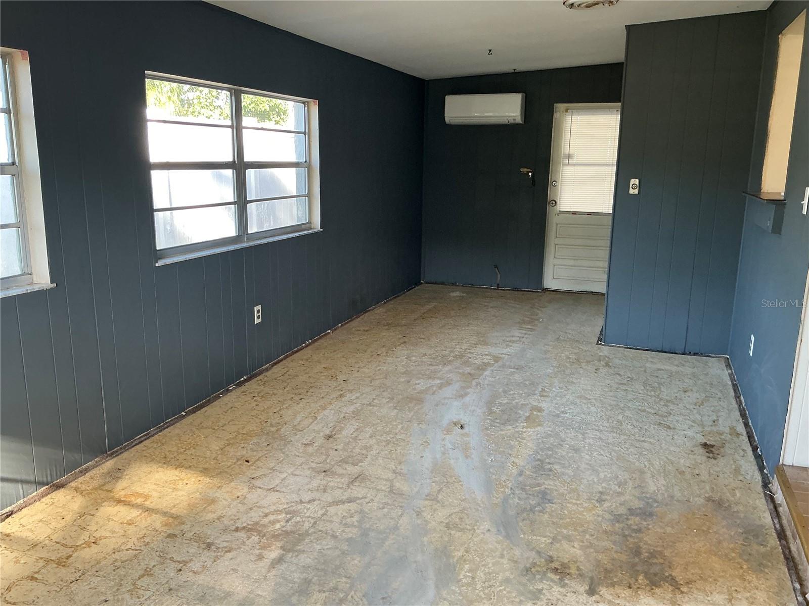 SEMINOLE GARDENS - Residential