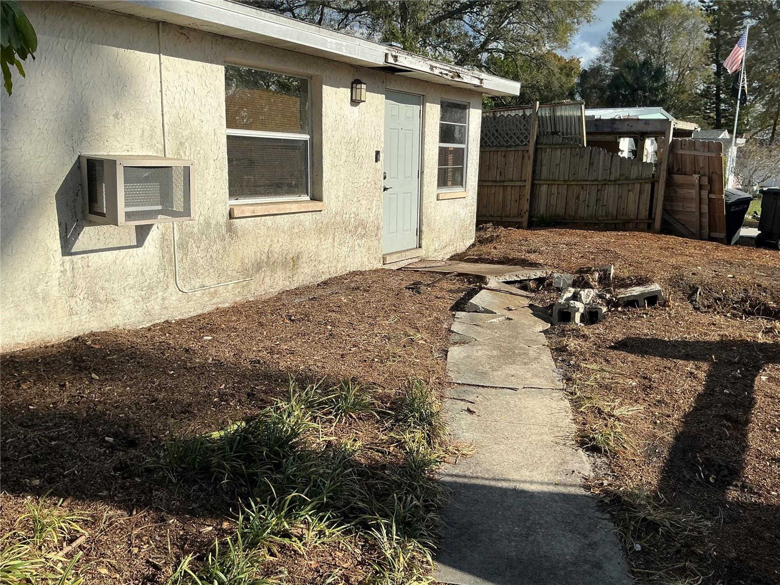 SEMINOLE GARDENS - Residential