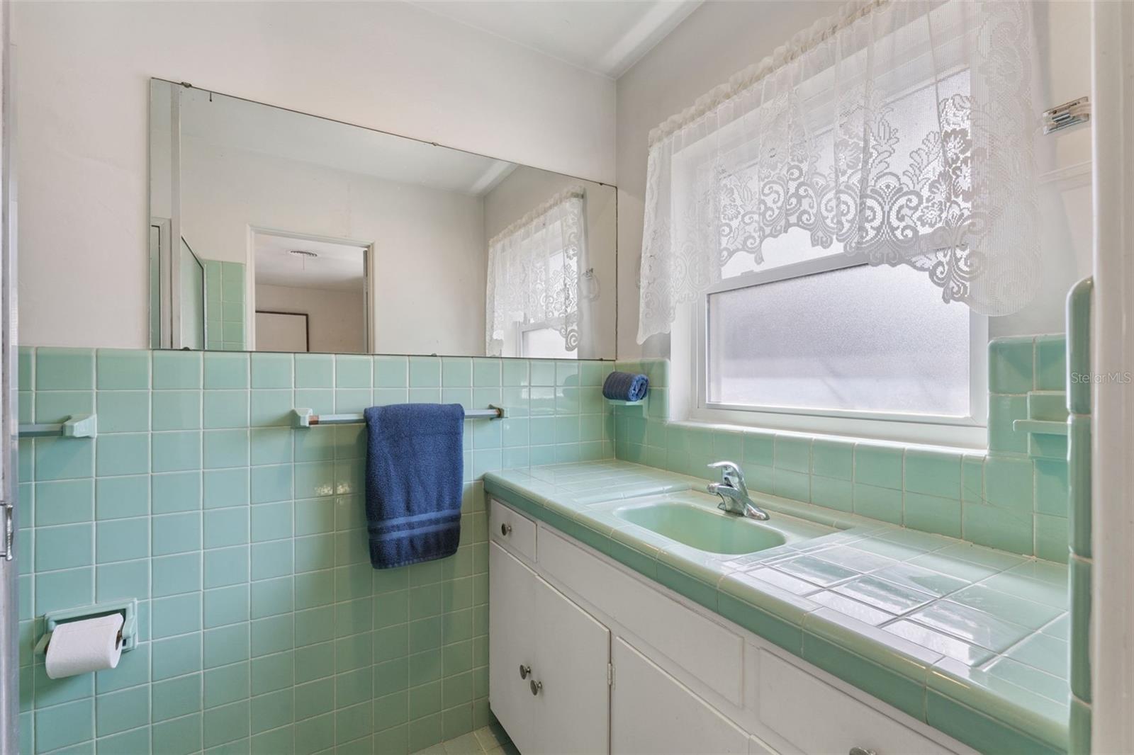 BEL AIR HILLS - Residential