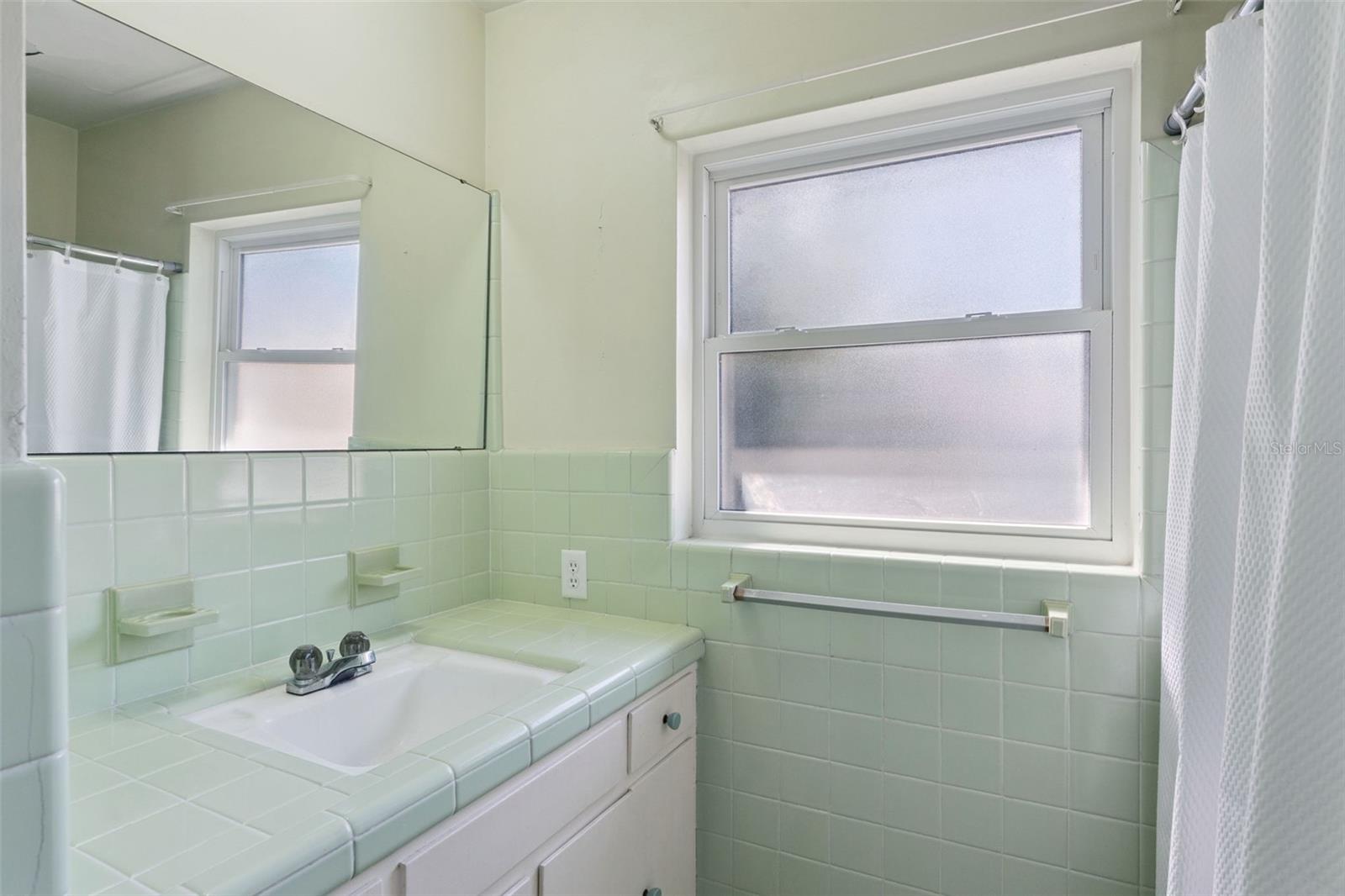 BEL AIR HILLS - Residential