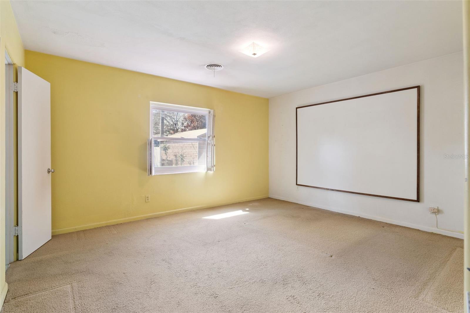 BEL AIR HILLS - Residential