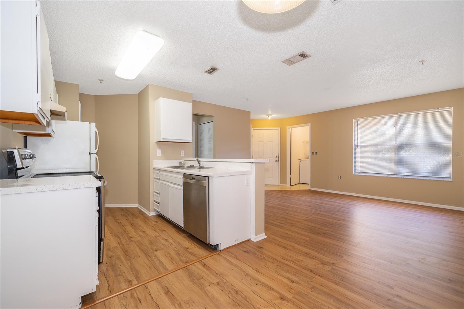 LANDING A CONDO - Residential Lease