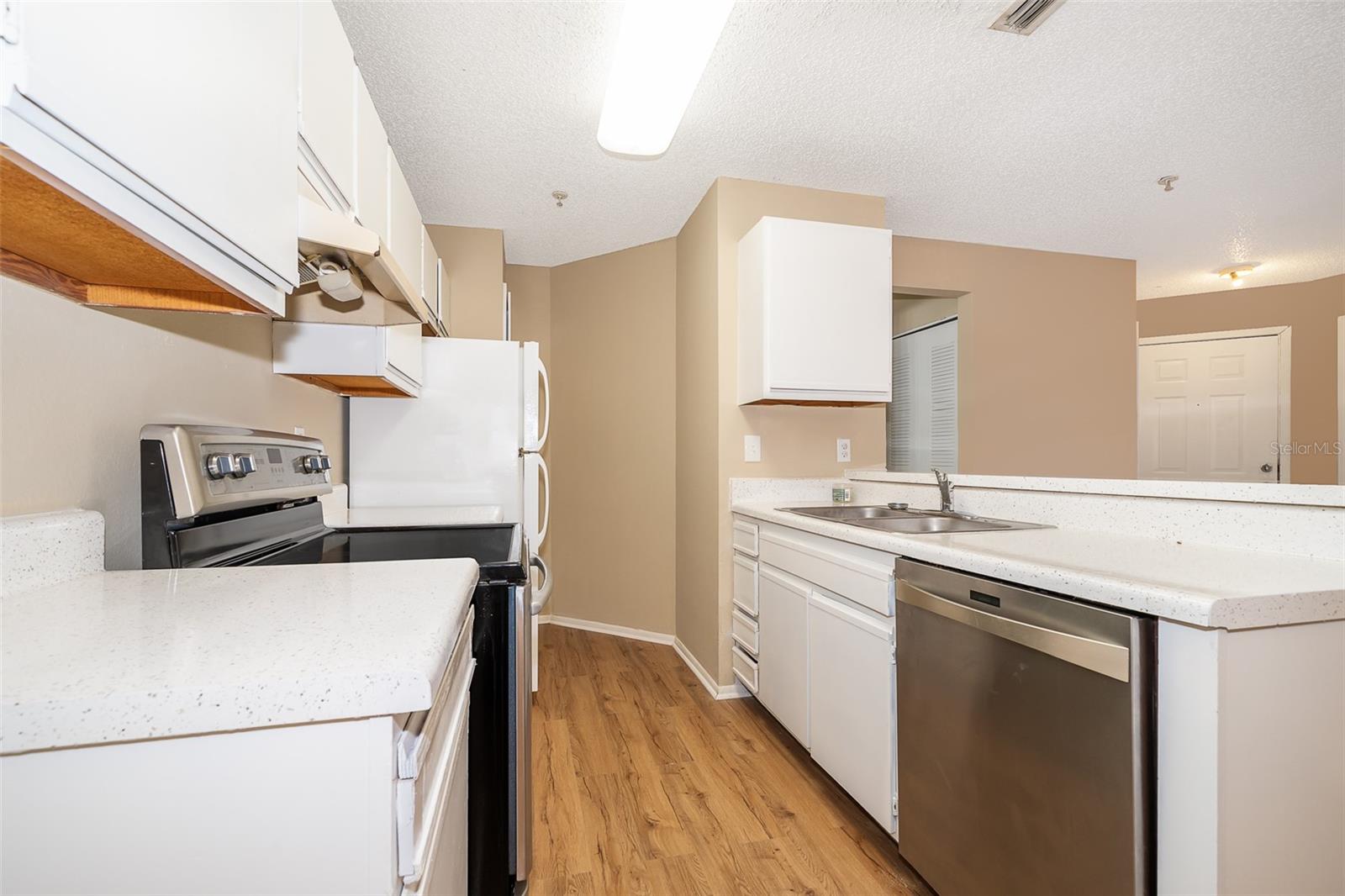 LANDING A CONDO - Residential Lease