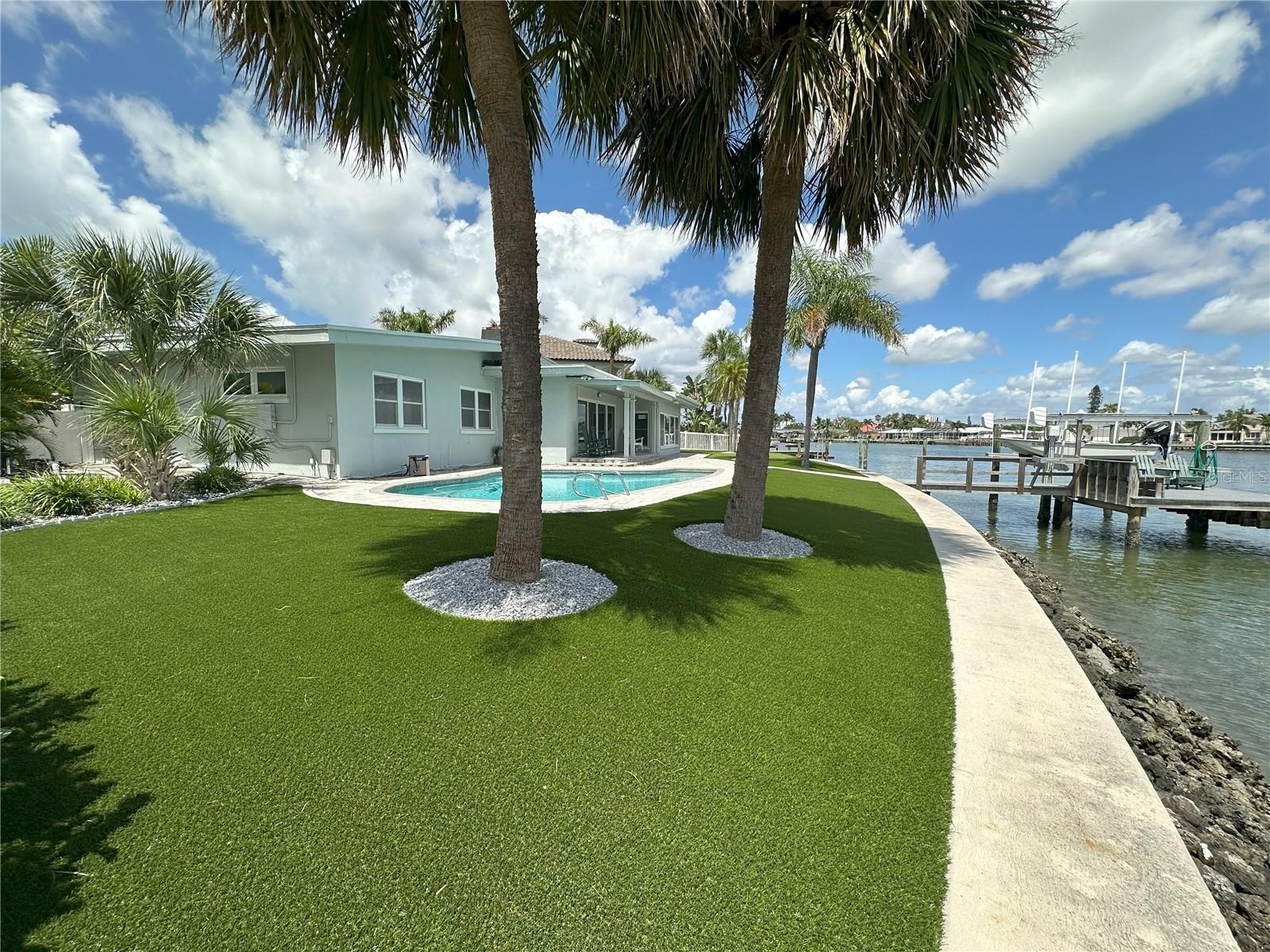 PARADISE ISLAND - Residential