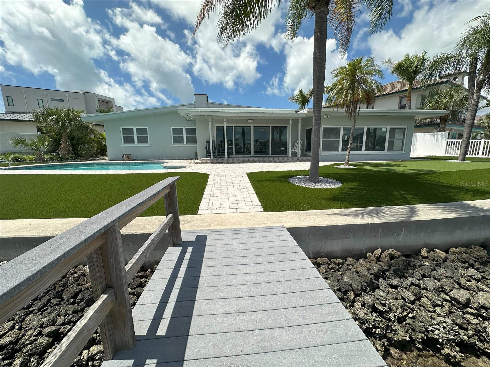 PARADISE ISLAND - Residential