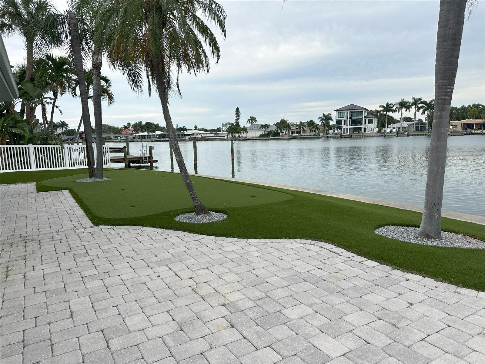PARADISE ISLAND - Residential