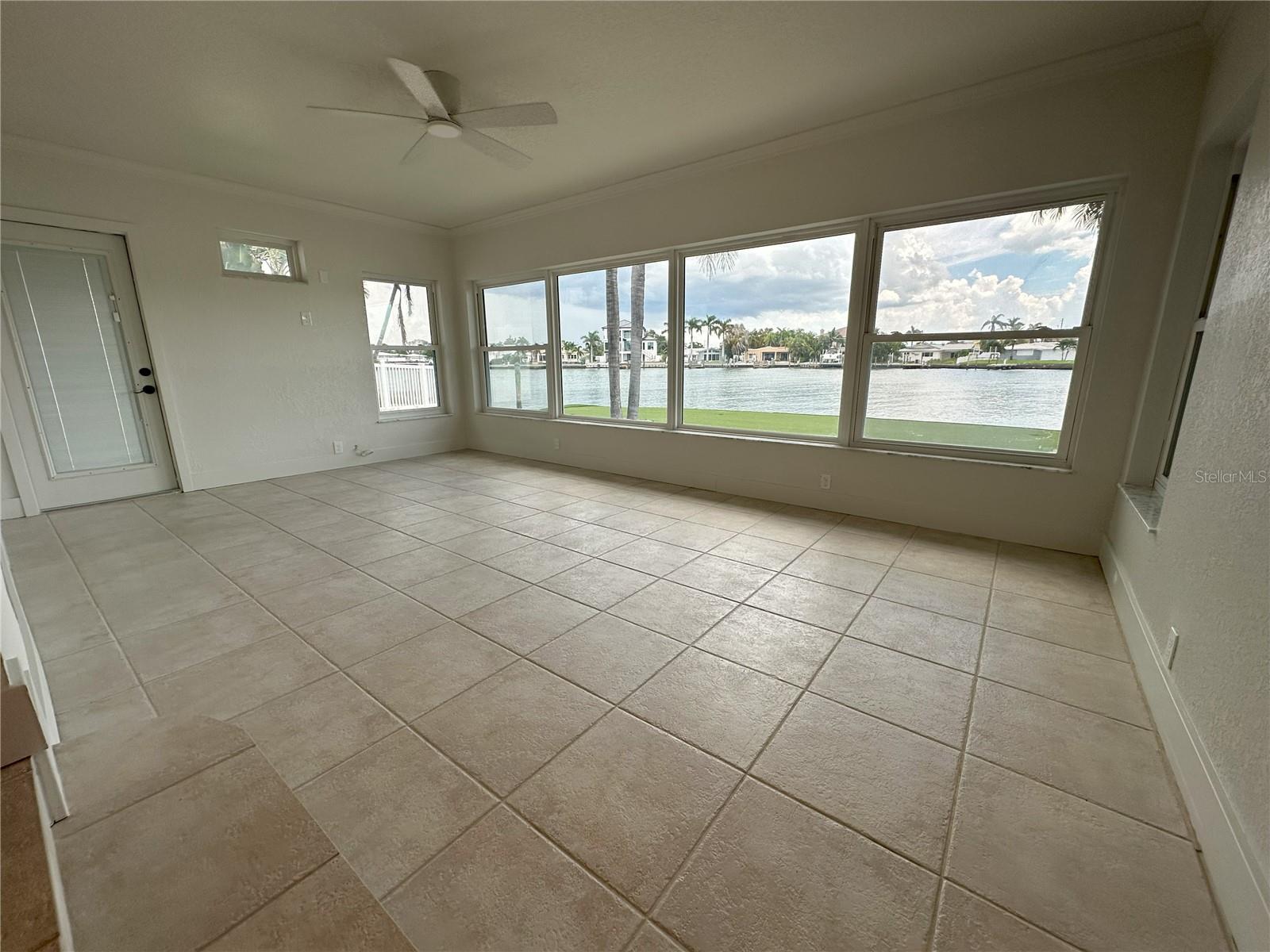 PARADISE ISLAND - Residential
