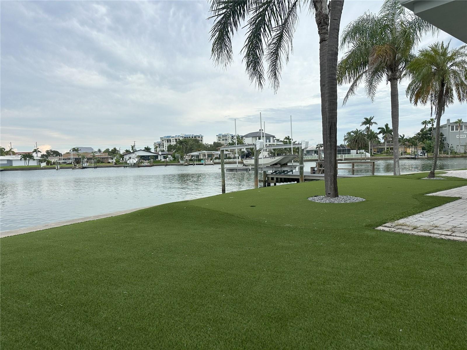 PARADISE ISLAND - Residential