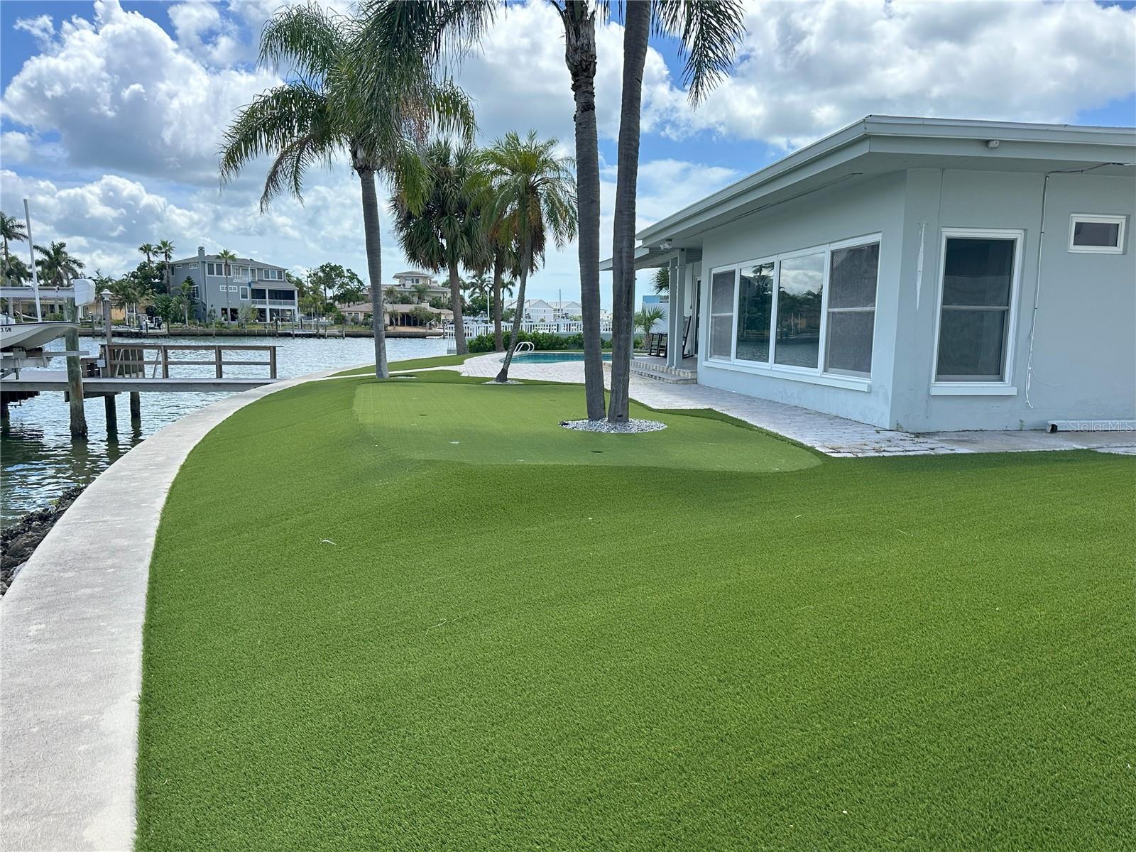 PARADISE ISLAND - Residential