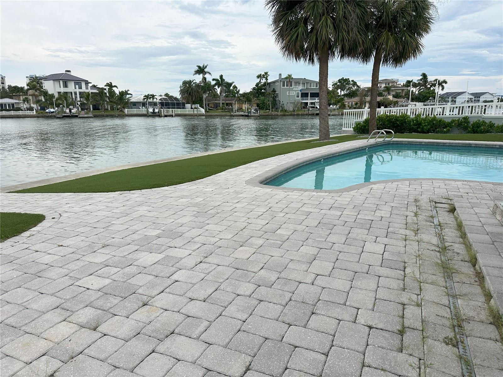 PARADISE ISLAND - Residential