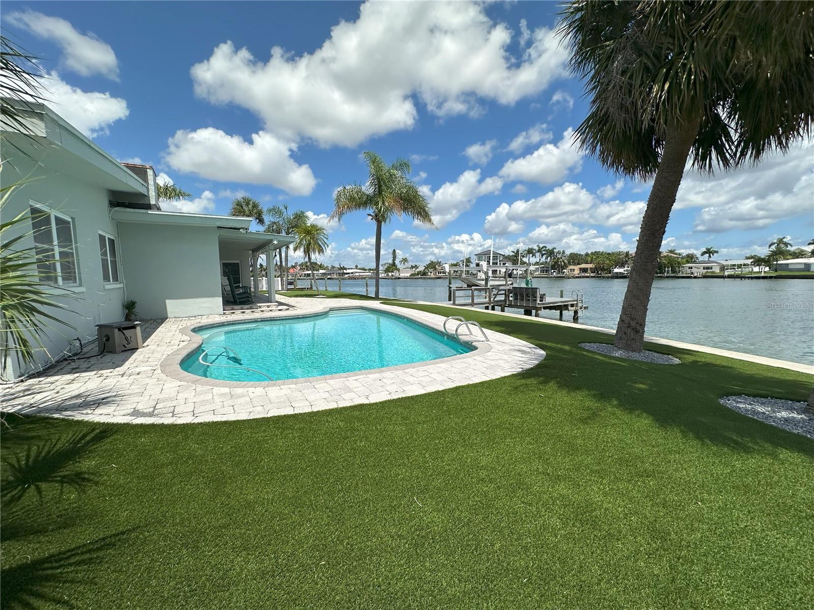 PARADISE ISLAND - Residential