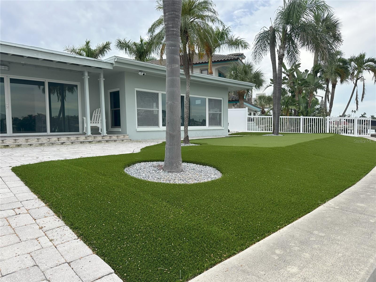 PARADISE ISLAND - Residential