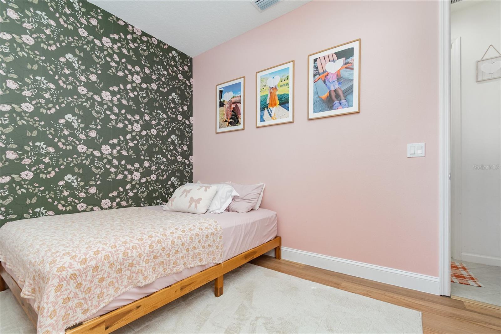 VICTORIA HILLS - Residential