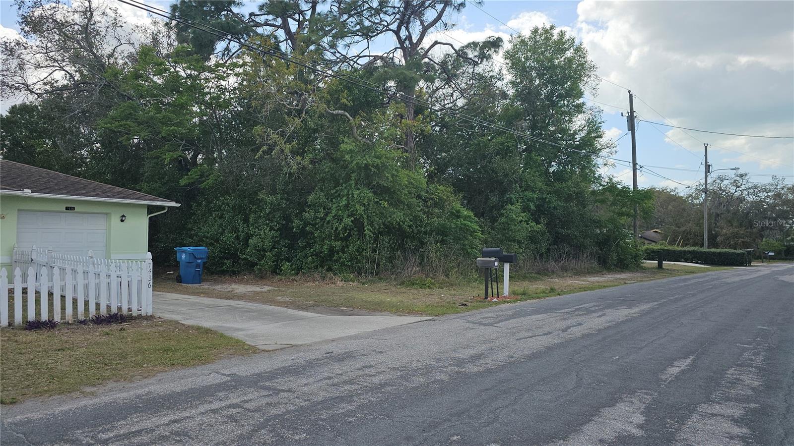 WEEKI WACHEE WOODLANDS - Land