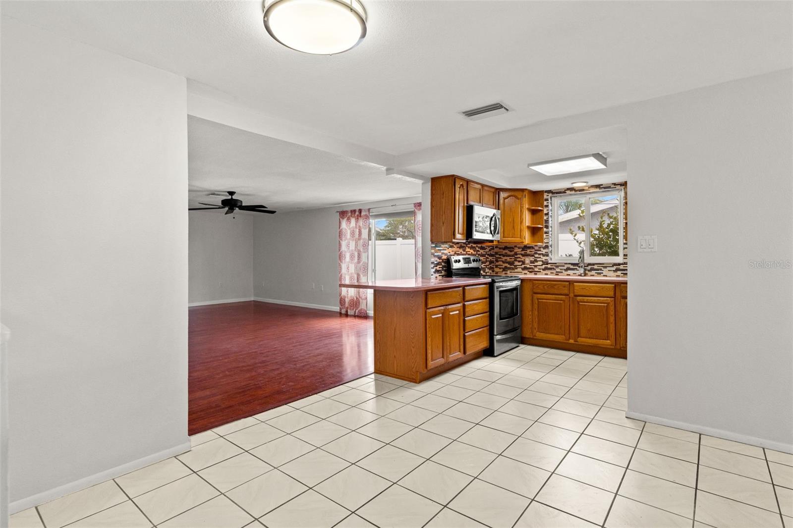 EMBASSY HILLS - Residential