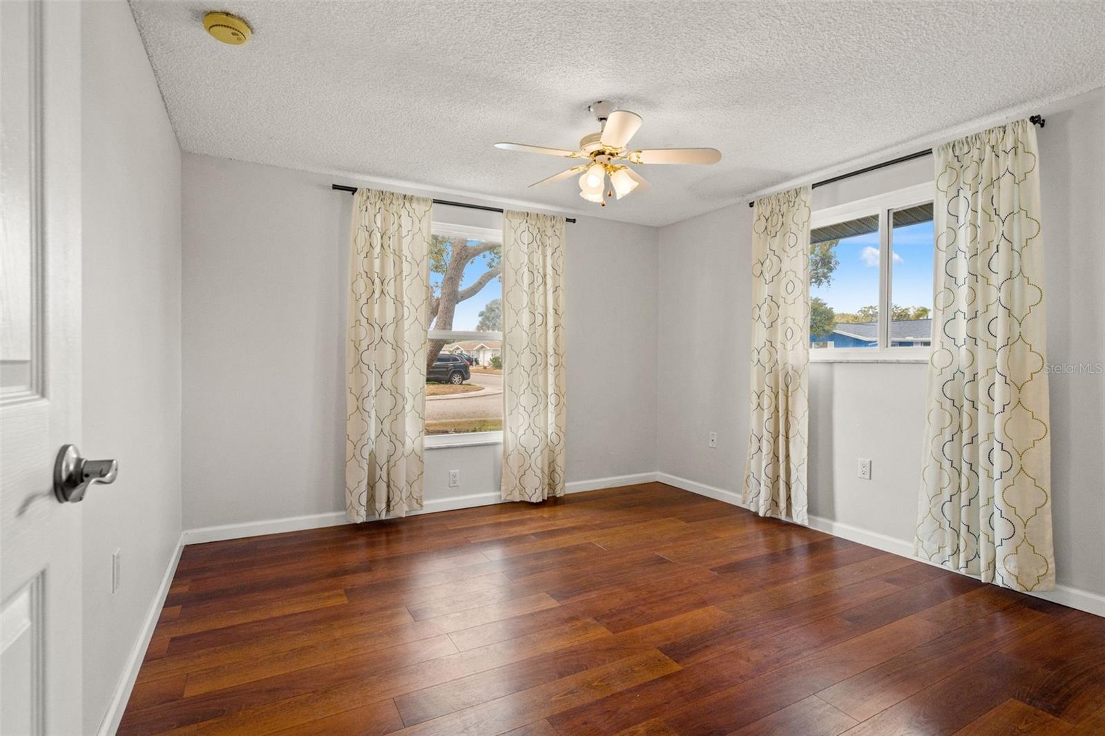 EMBASSY HILLS - Residential