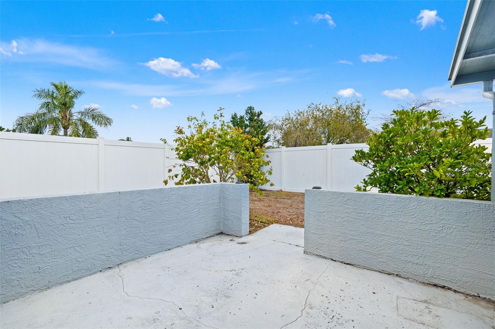 EMBASSY HILLS - Residential