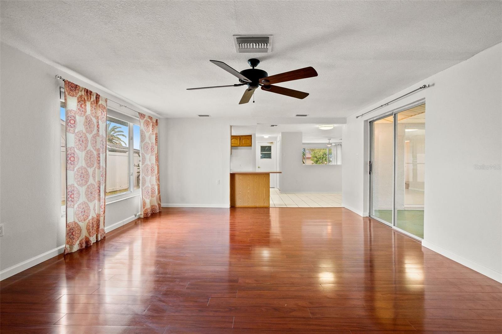 EMBASSY HILLS - Residential