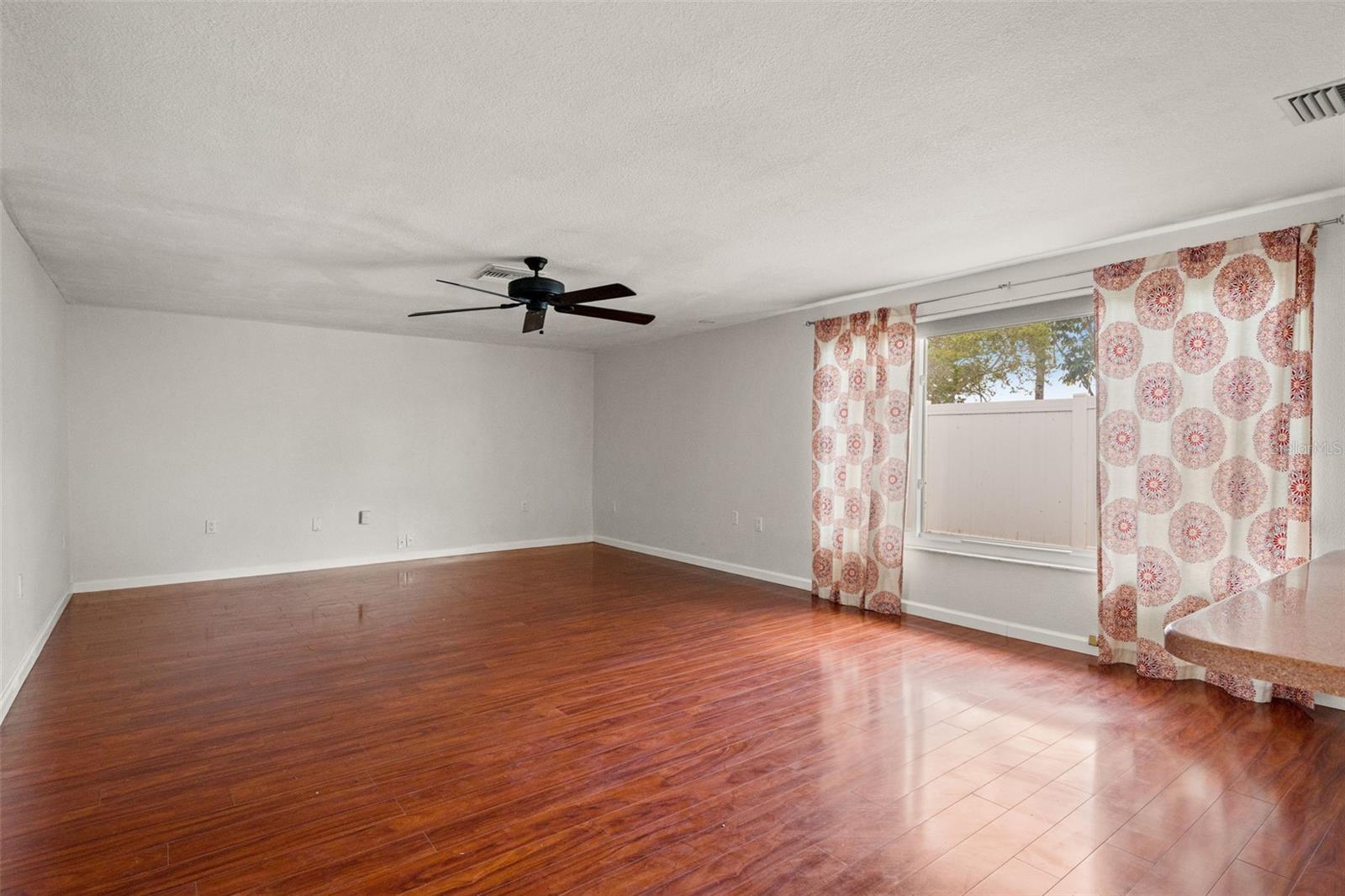 EMBASSY HILLS - Residential