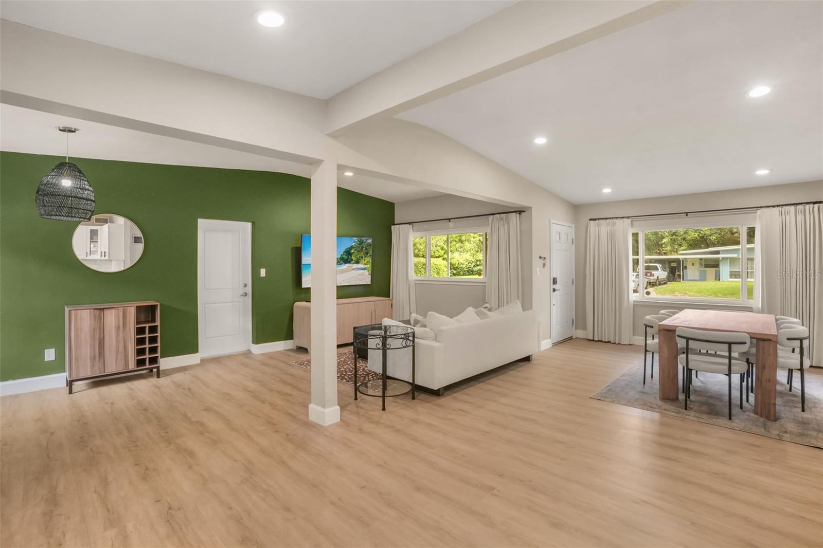 2812 DELLWOOD DRIVE