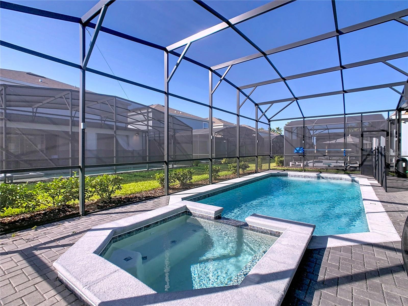 WINDSOR ISLAND RESIDENCE PH 3 - Residential