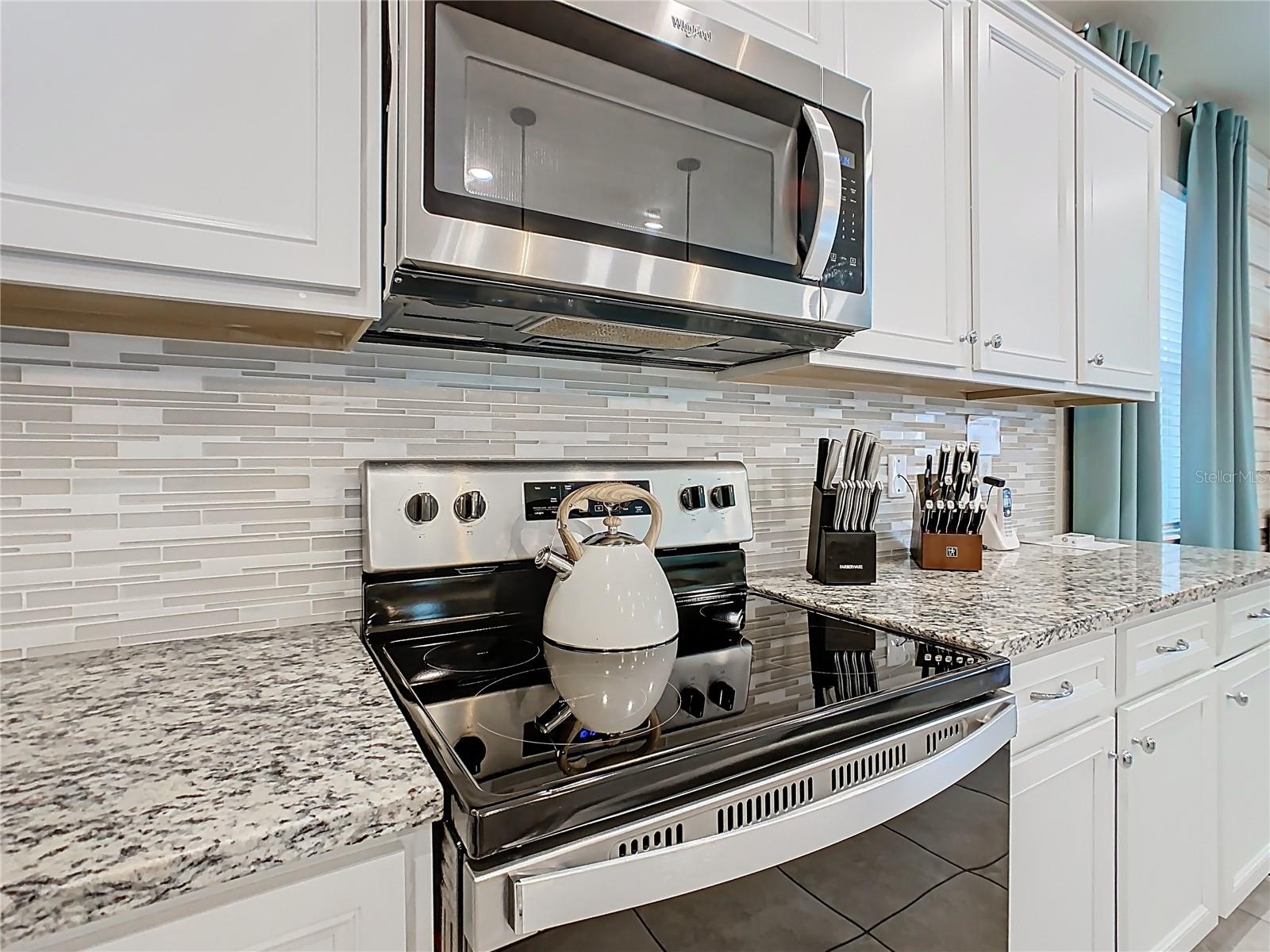 WINDSOR ISLAND RESIDENCE PH 3 - Residential