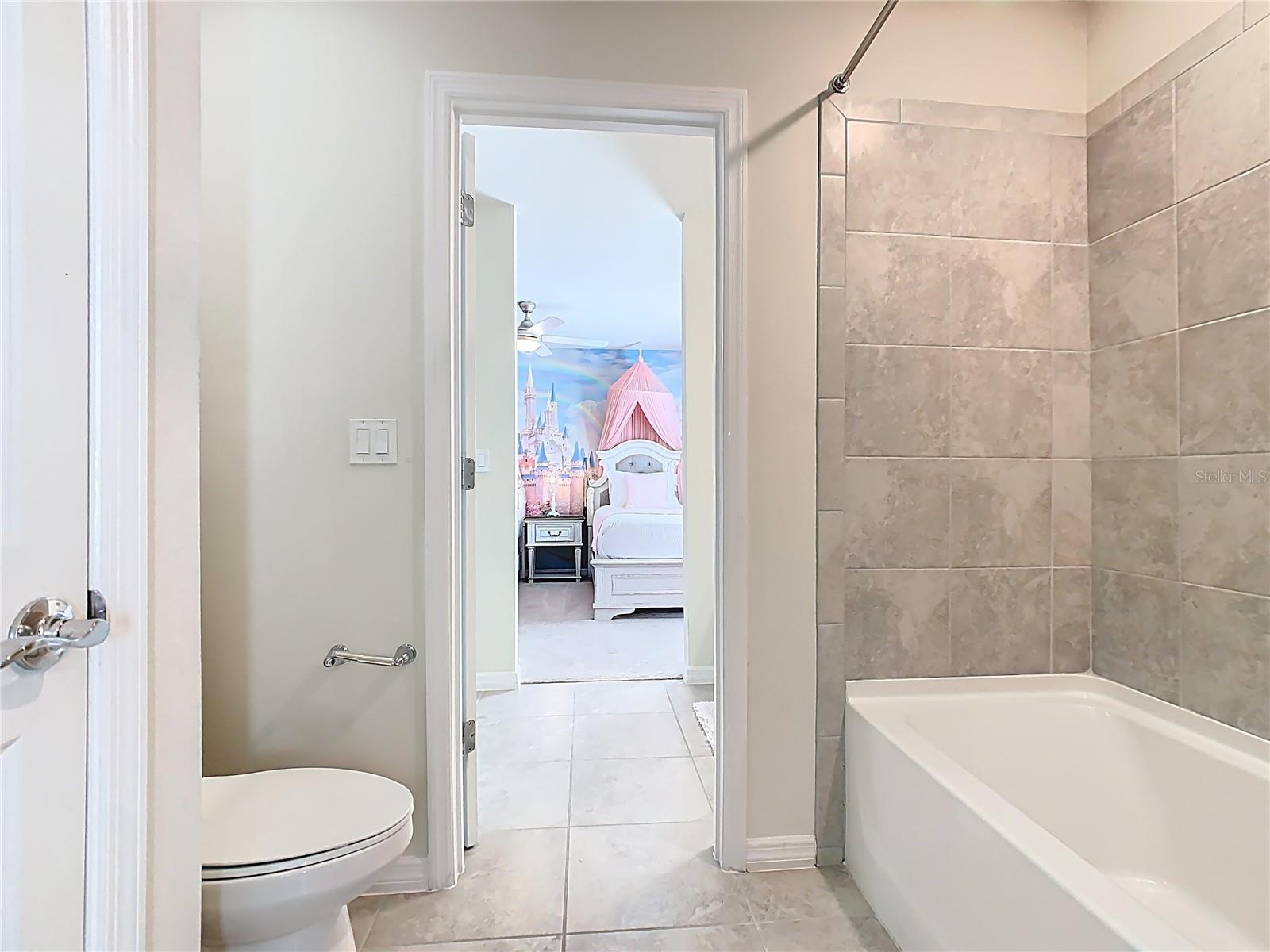 WINDSOR ISLAND RESIDENCE PH 3 - Residential