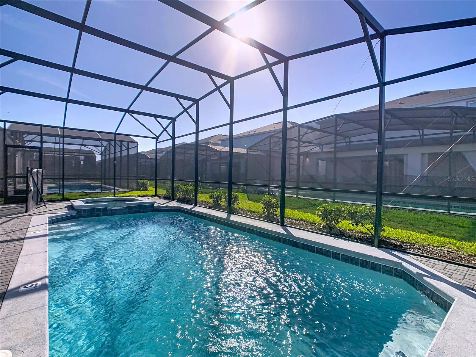 WINDSOR ISLAND RESIDENCE PH 3 - Residential