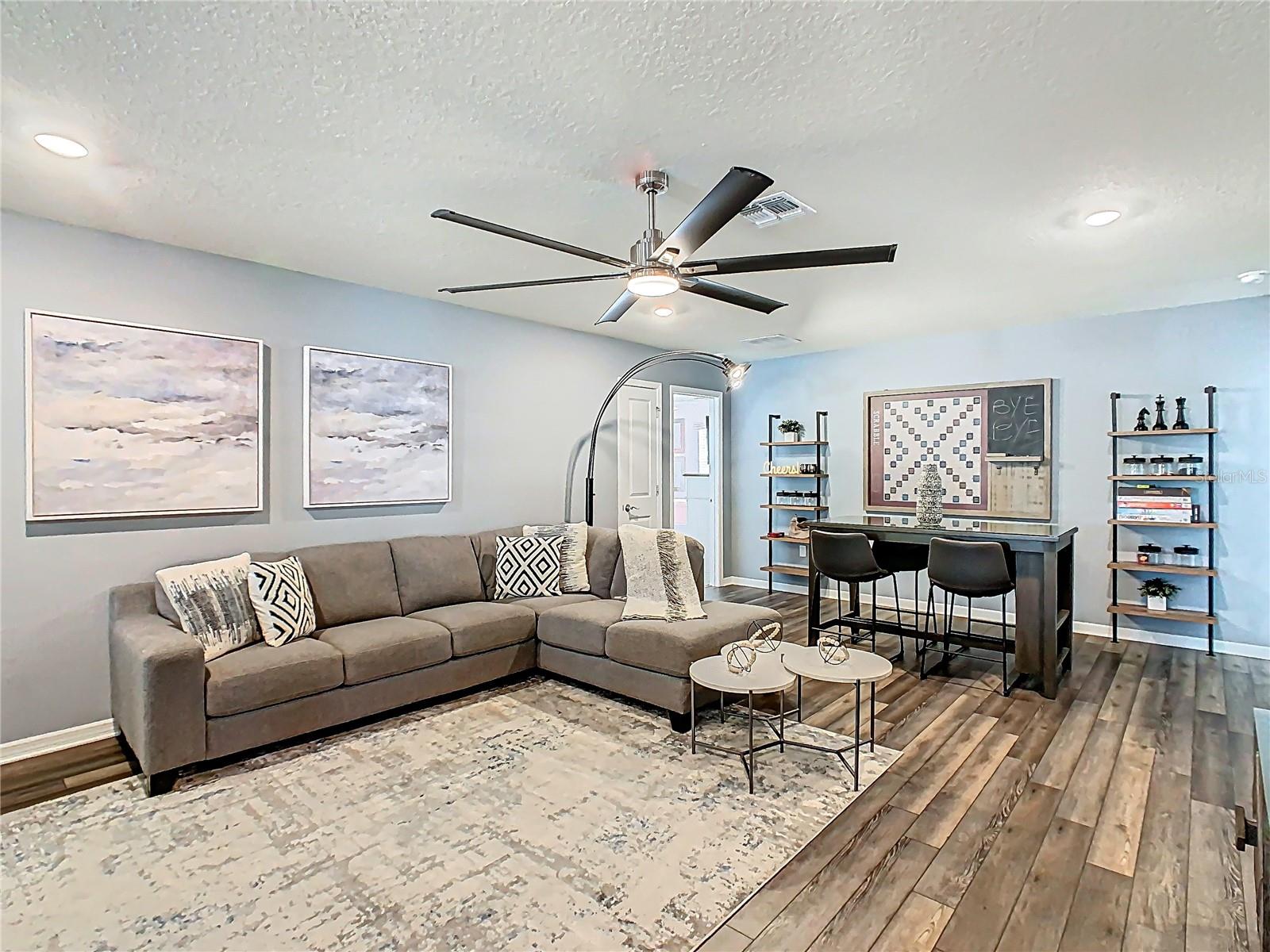 WINDSOR ISLAND RESIDENCE PH 3 - Residential