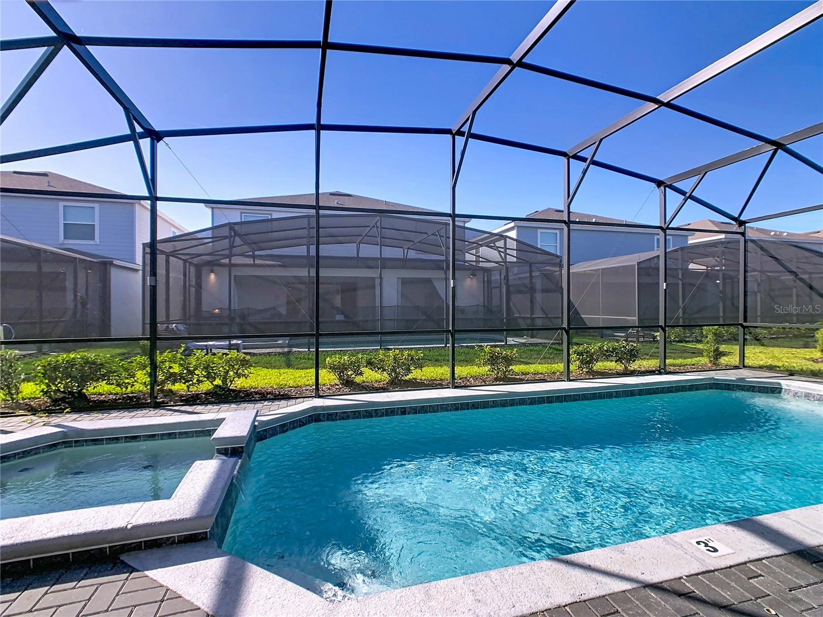 WINDSOR ISLAND RESIDENCE PH 3 - Residential