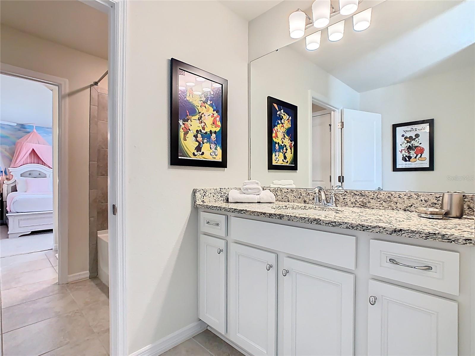 WINDSOR ISLAND RESIDENCE PH 3 - Residential