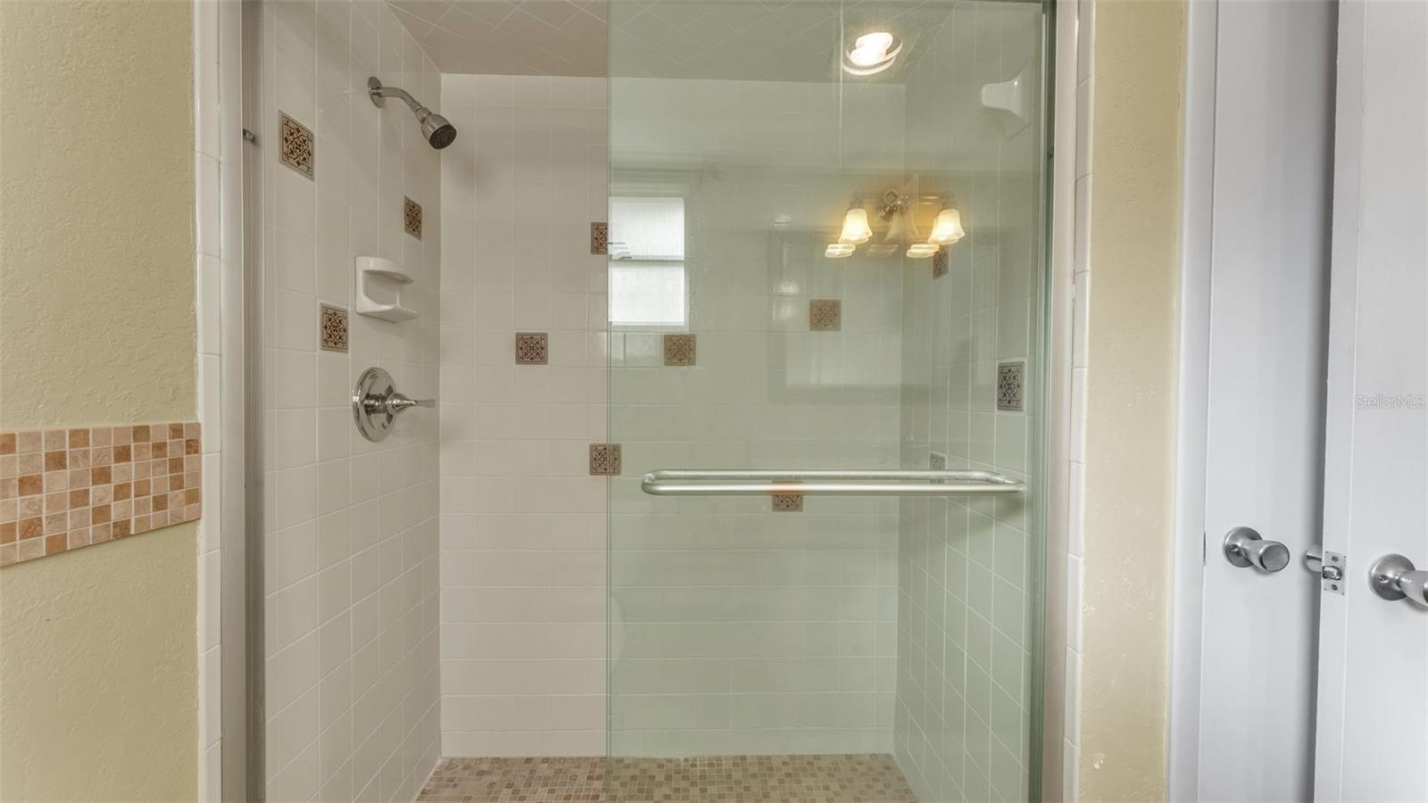 VILLASTHE 02 - Residential