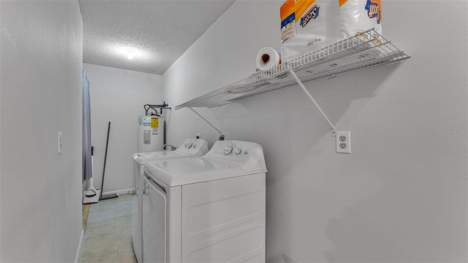 VILLASTHE 02 - Residential