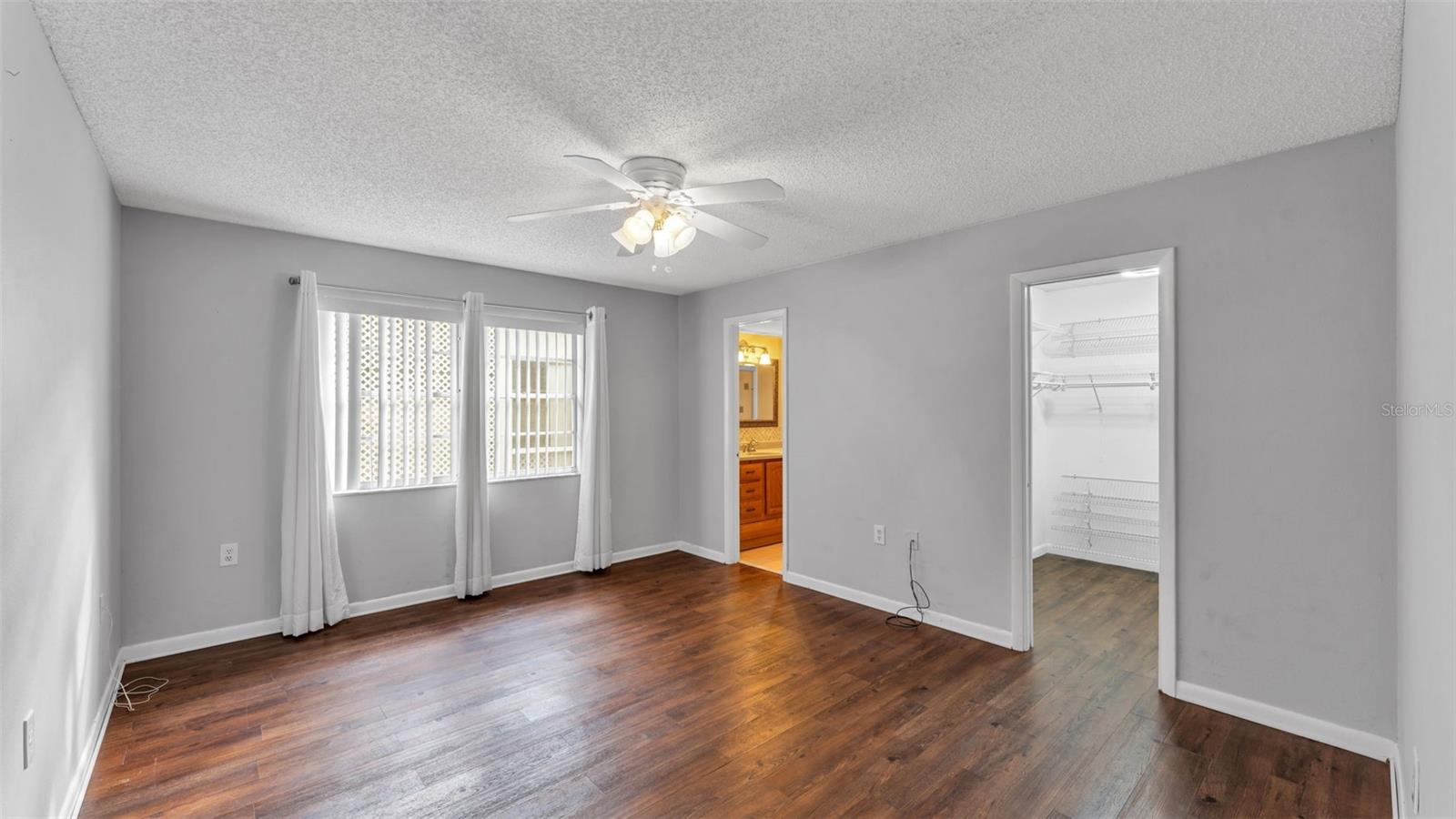 VILLASTHE 02 - Residential