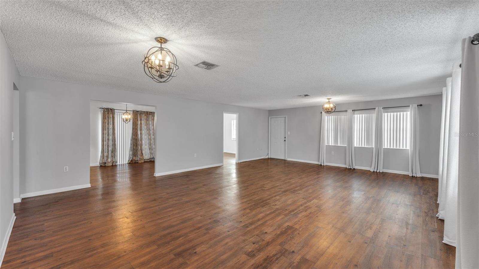 VILLASTHE 02 - Residential