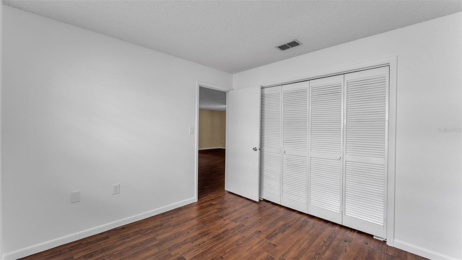 VILLASTHE 02 - Residential