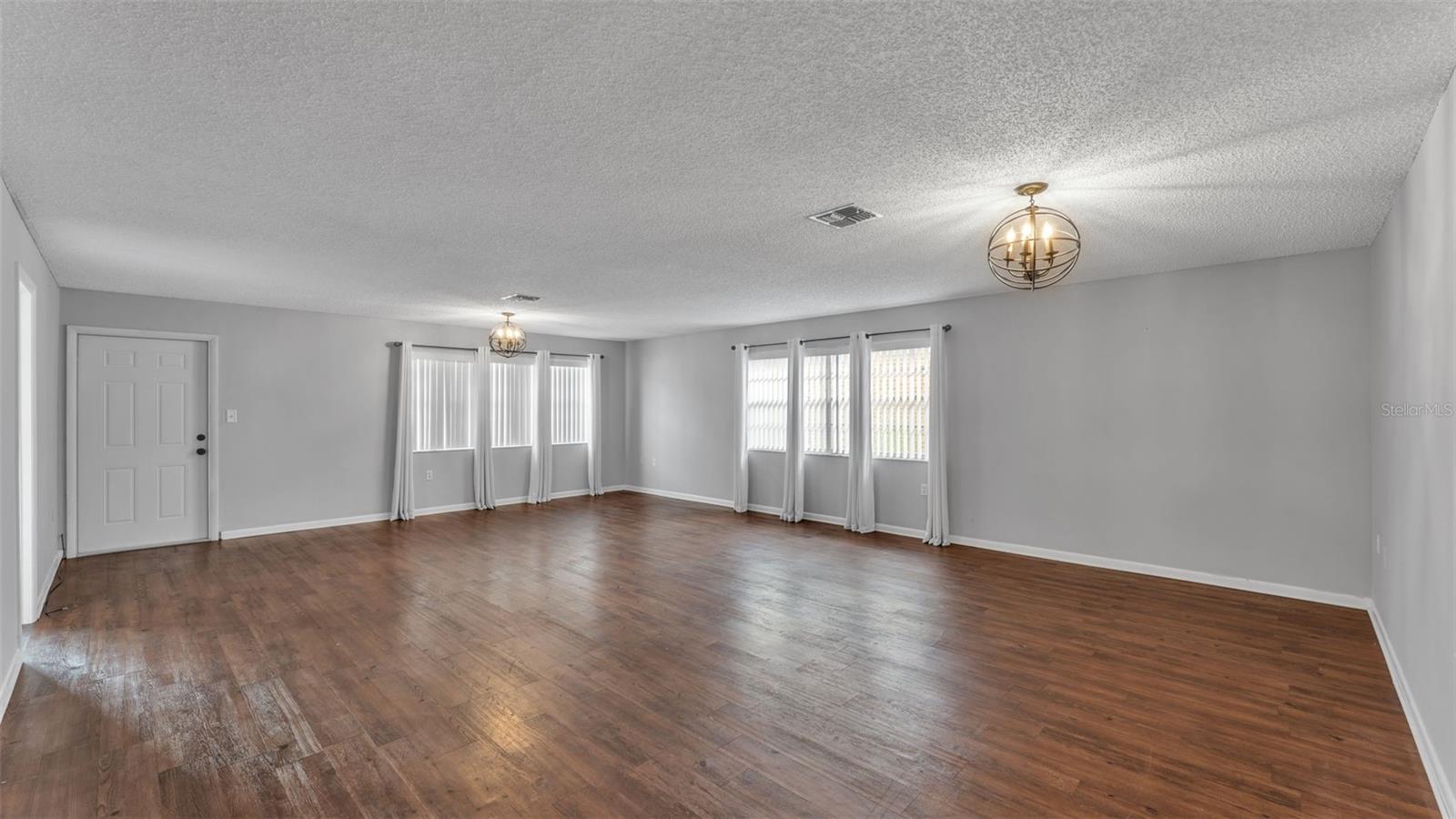 VILLASTHE 02 - Residential